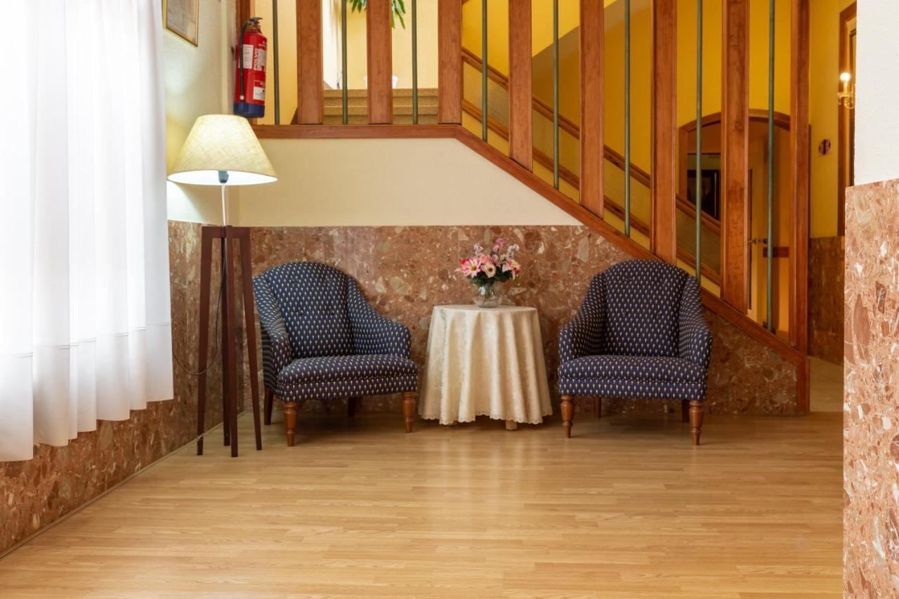 Hospedium Restaurant Travé Hotel